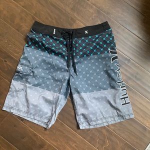 Men’s board shorts